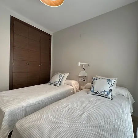 Apartment En Con Piscina