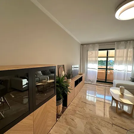 Apartment En Con Piscina Marbella
