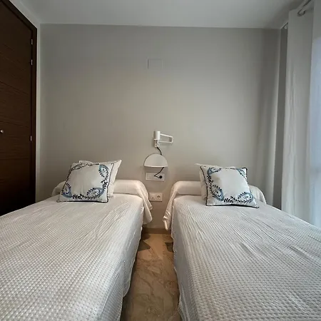 Apartment En Con Piscina