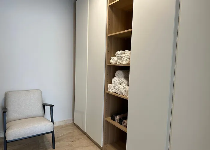 En Con Piscina * ماربيا