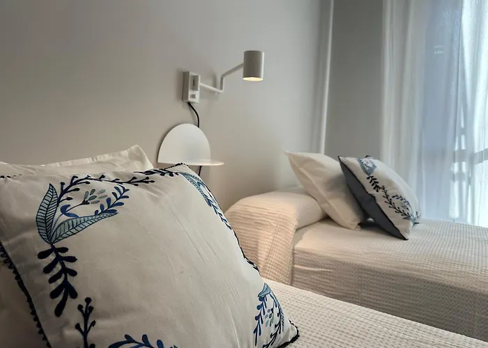 En Con Piscina * ماربيا