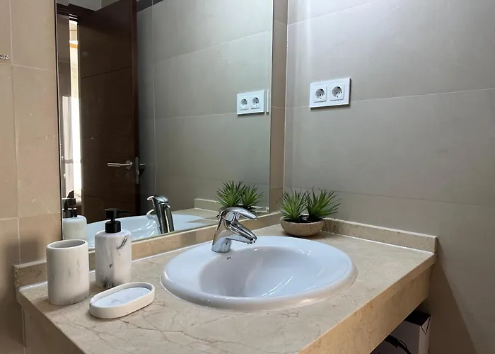 En Con Piscina ماربيا