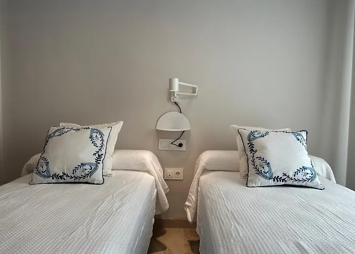 En Con Piscina ماربيا