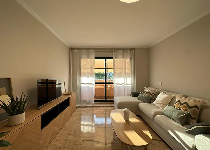 En Con Piscina * ماربيا