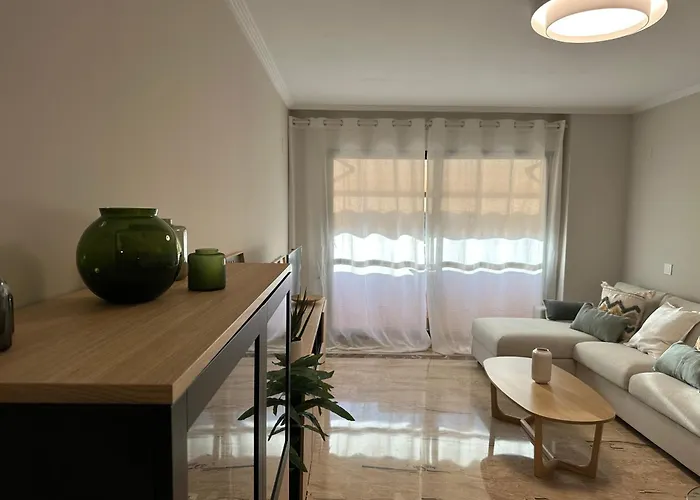 En Con Piscina * ماربيا